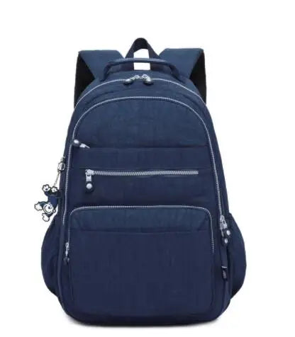 Dunkelblauer Handgepäck Rucksack 40x20x25, ideal für Reisen und als Handgepäck geeignet.