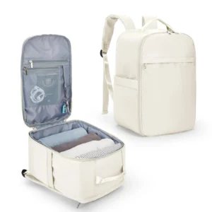 Beige Handgepäck Rucksack für Ryanair mit kompakten Maßen und Laptopfach