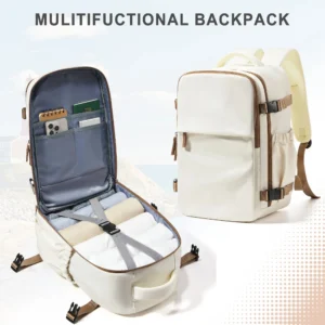 Ein kompakter Handgepäck Rucksack in Beige, offen mit Laptopfach und verschiedenen Fächern